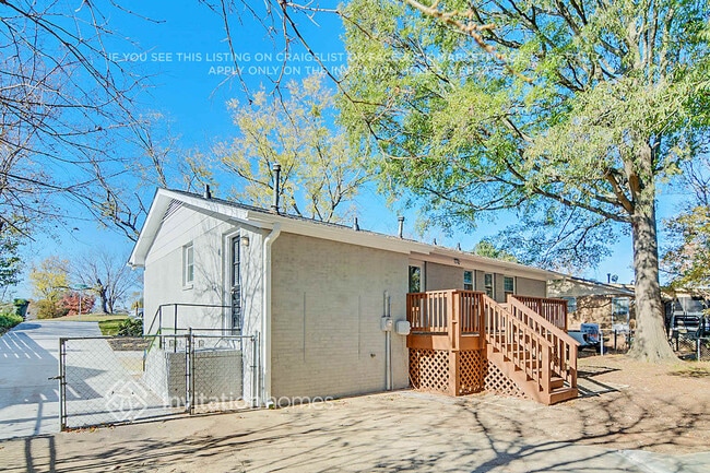 Foto del edificio - 4616 Castlebar Dr