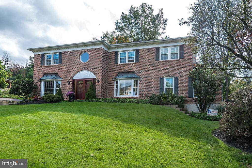Primary Photo - 2055 Country Club Dr