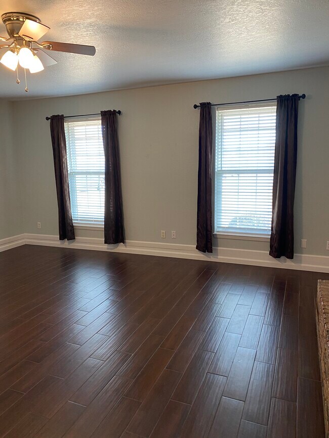 Foto del edificio - 2506 Franklin Dr