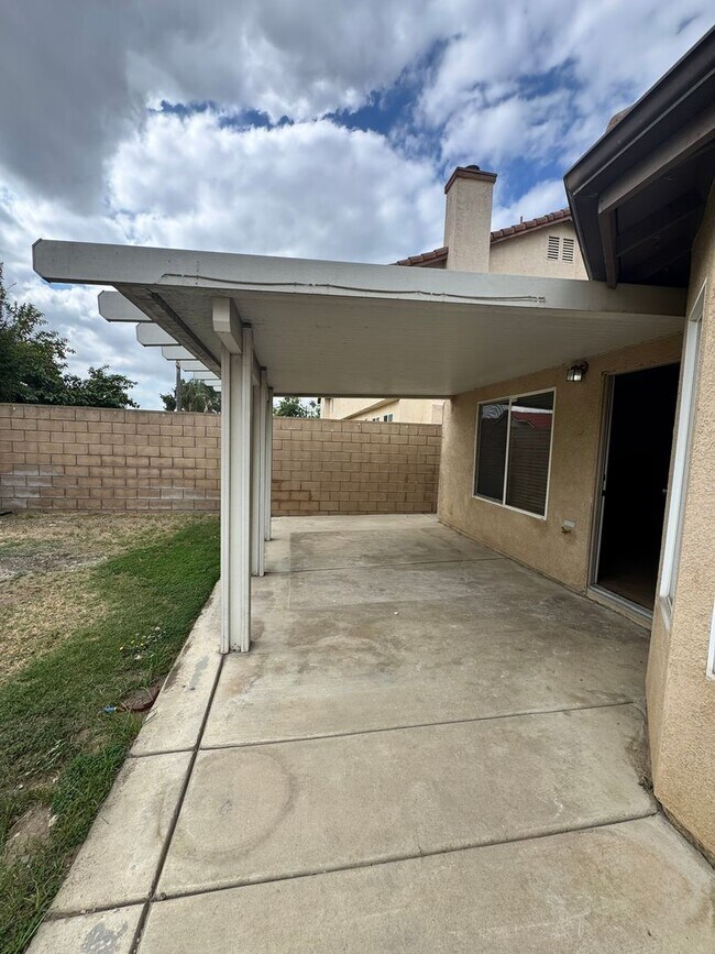Foto del edificio - Spacious 4-Bedroom Home with Modern Comfor...