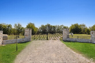 Building Photo - 10934 FM 2728