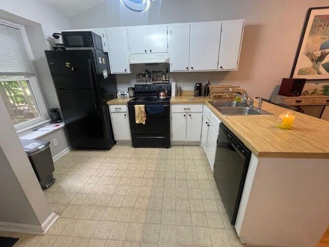 Foto del edificio - 907 W Chatham St