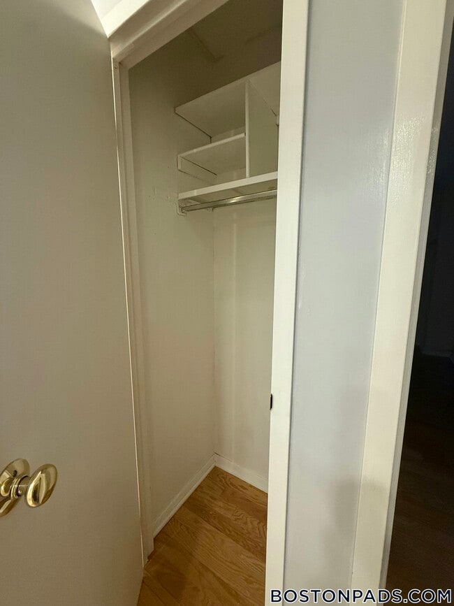 Building Photo - 50 Broadlawn Park