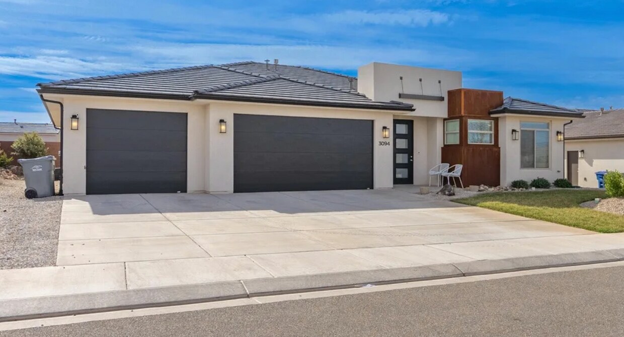 Primary Photo - 3094 Fuchsia Dr