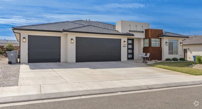 Building Photo - 3094 Fuchsia Dr