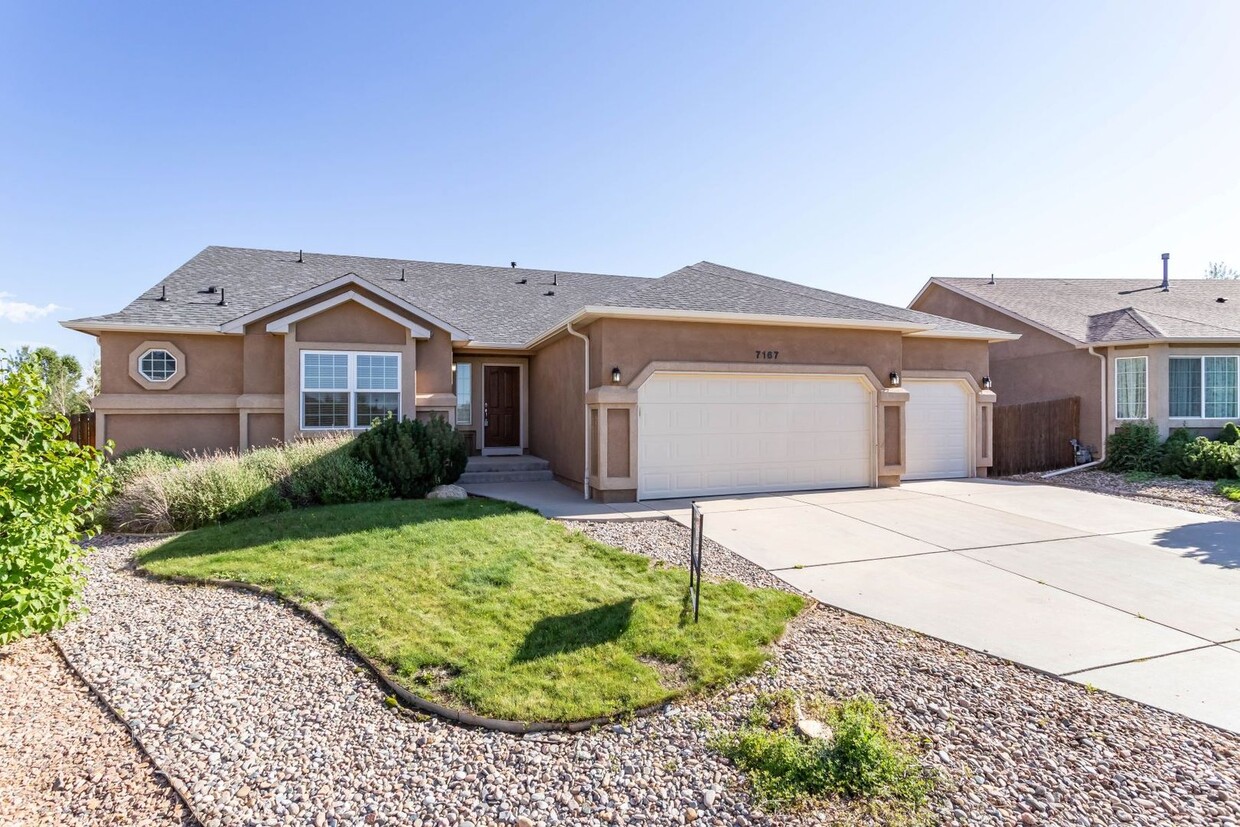 Primary Photo - Beautiful Ranch Floor Plan!