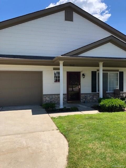 Building Photo - 262 Oak Ridge Dr