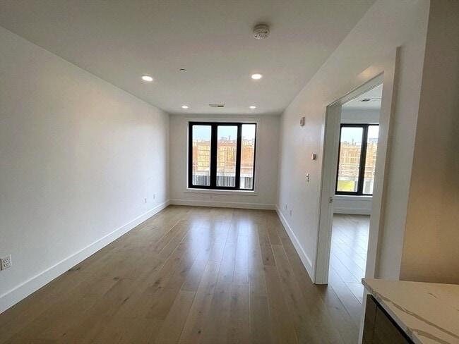 Foto del edificio - 30 Penniman Rd