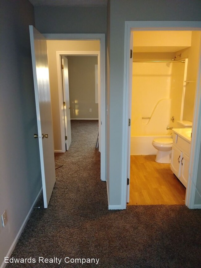 Building Photo - 2 br, 2.5 bath House - 7752 Sawmill Road