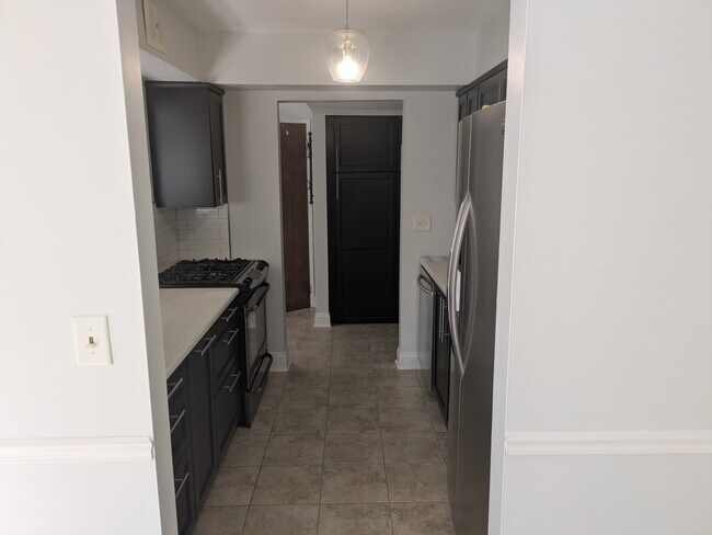 Foto del edificio - 1015 Forest Green Dr