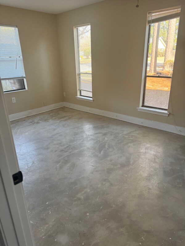 Foto del edificio - 2004 Pine Needle Dr E