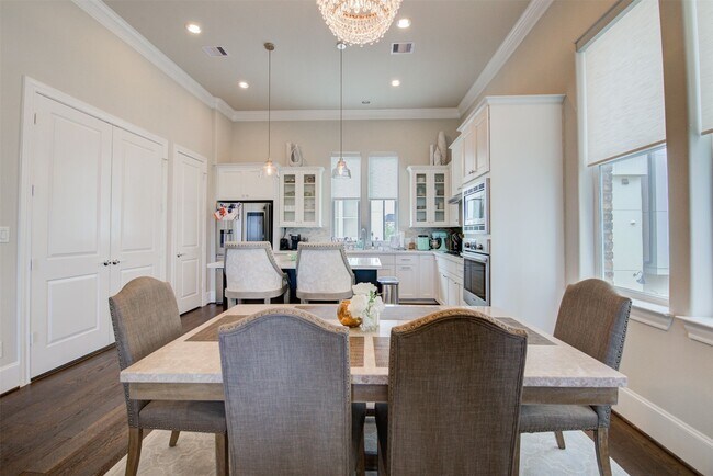 Foto del edificio - 9664 Knight Rd