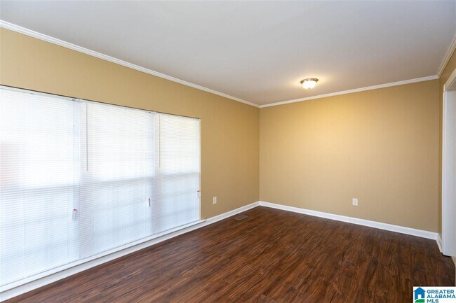 Building Photo - 436 20th Ct NE