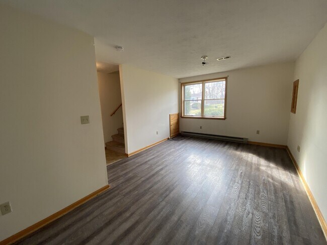 Building Photo - 408A Overlook Dr