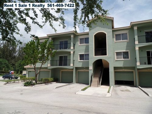 Primary Photo - 220 Crestwood Cir