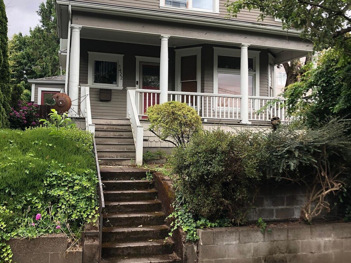 Primary Photo - 1422 SE 34th Ave