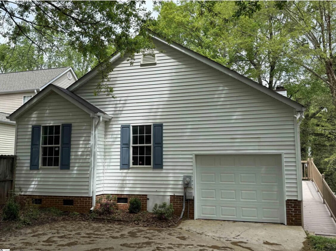 Primary Photo - Charming 4/3 Home Downtown Greenville!