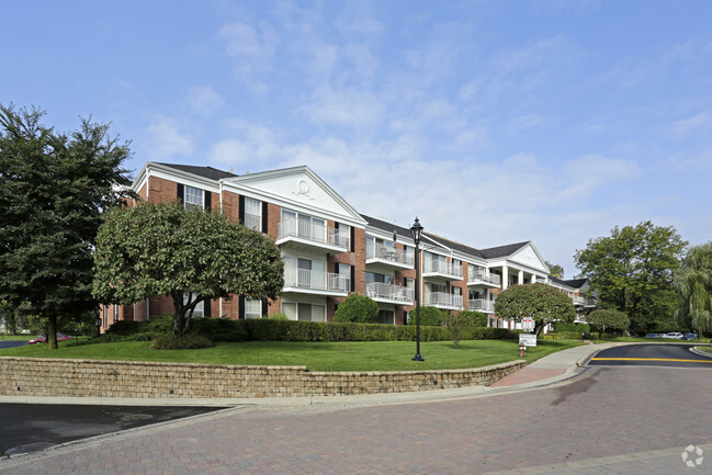 Versailles Oakbrook Terrace