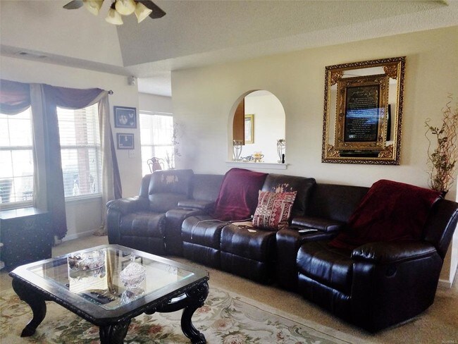 Building Photo - 5512 Thoroughbred Ct