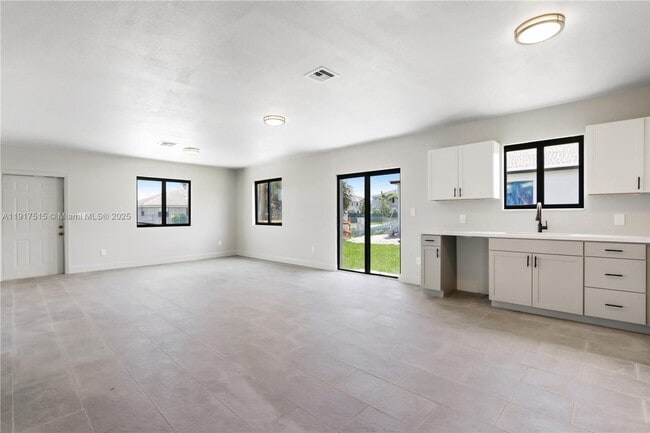 Photo - 981 NW 4th Ave House