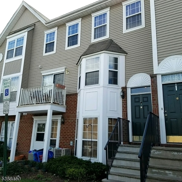 Primary Photo - 50 Pine St