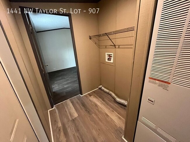 Building Photo - 1441 NW Taylor St