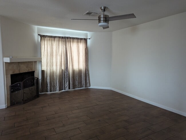 Building Photo - 5038 S Rainbow Blvd