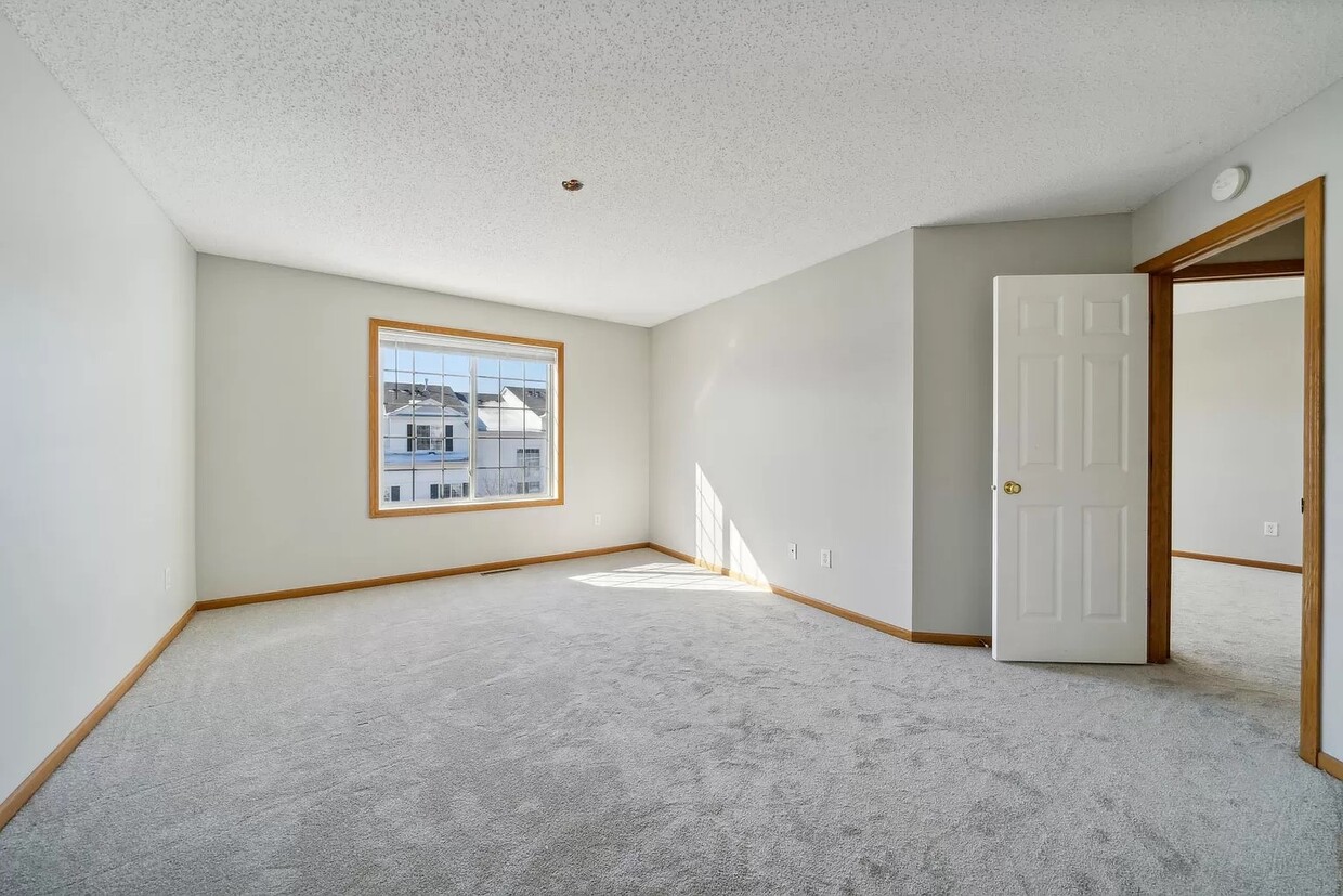 Master Bedroom - 7348 Timber Crest Dr S