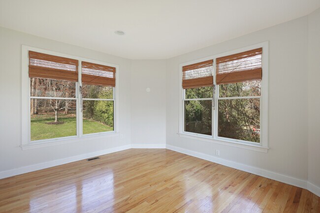 Foto del edificio - 31 Washington Valley Rd