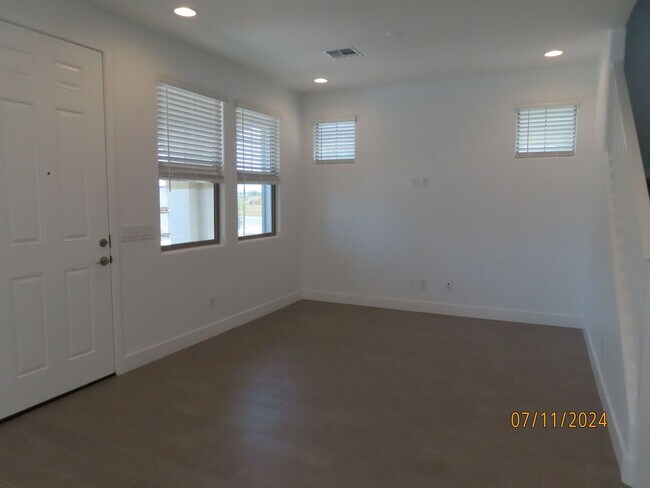Building Photo - Brand New 3 Bedroom 2.5 Bath Home