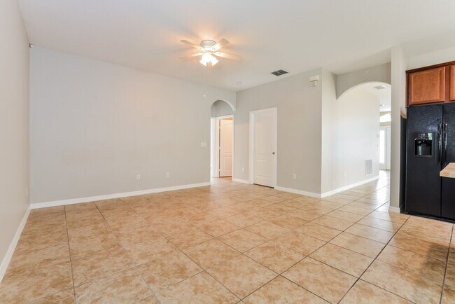 Building Photo - 416 Marathon Ln