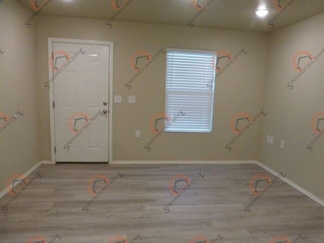 Building Photo - Modern 2 Bed 2 Bath apartment