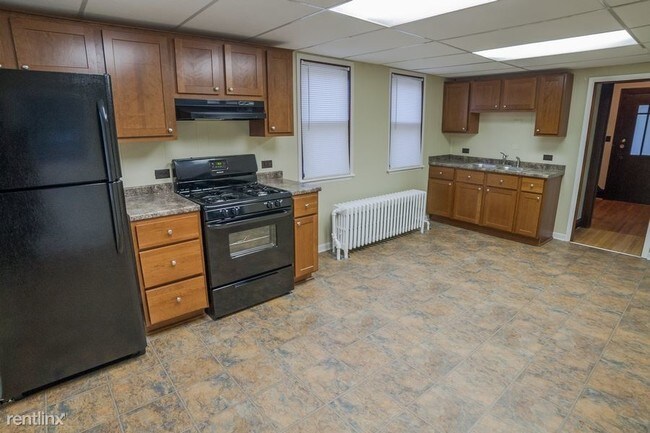 Building Photo - 3 br, 1 bath House - 890 Arkwright Street
