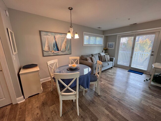 Foto del edificio - Stylish Downtown Traverse City Condo – Fully Furnished Winter Rental!