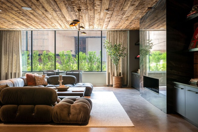 Building Photo - 150 Broad St