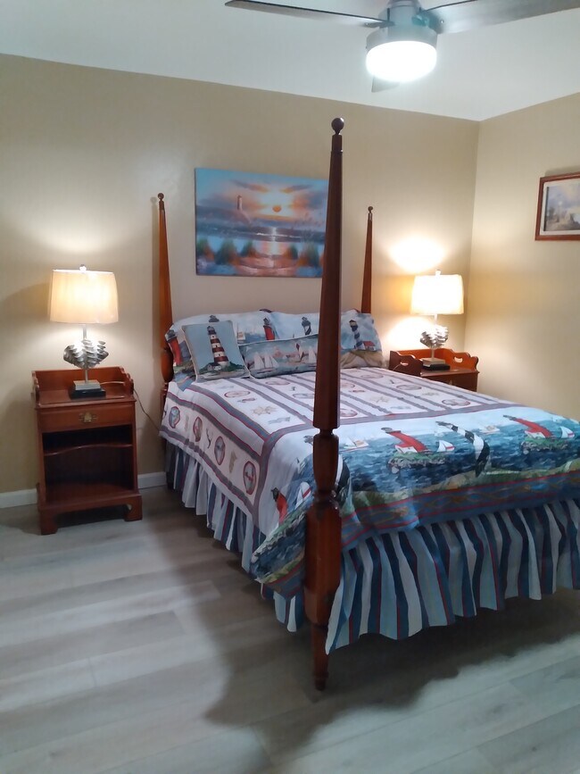 Guest Bedroom - 1220 SE 40th St