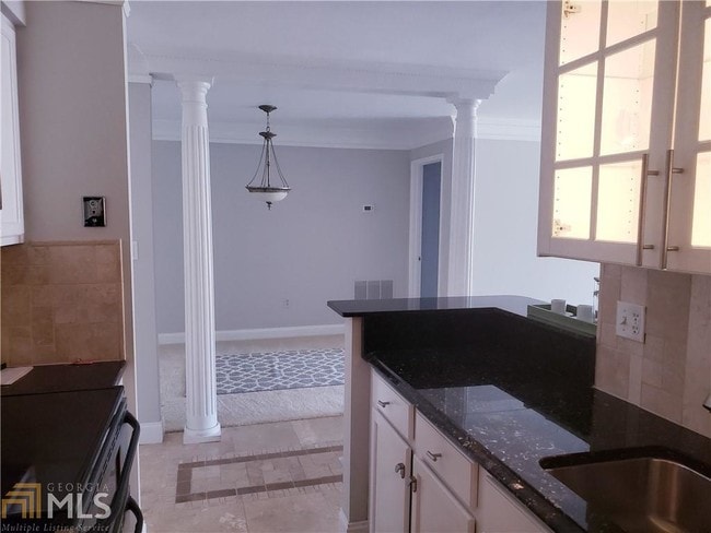 Building Photo - 23305 Plantation Dr NE