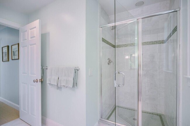 Foto del edificio - 190 Coggeshall Ave