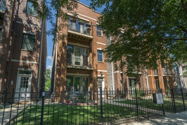 Building Photo - 3440 N Narragansett Ave