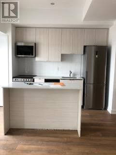 Building Photo - 2344 Dufferin St