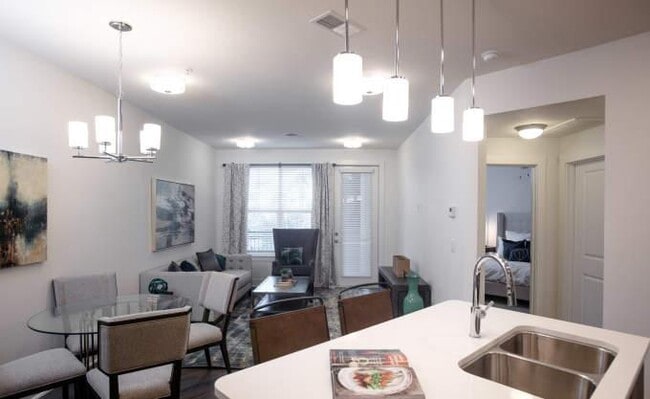 Building Photo - 1 bedroom in The Woodlands TX 77375