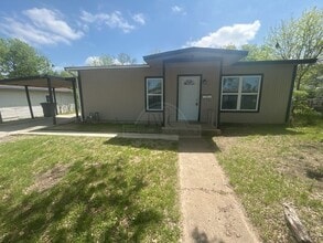 Building Photo - 912 Southside Dr