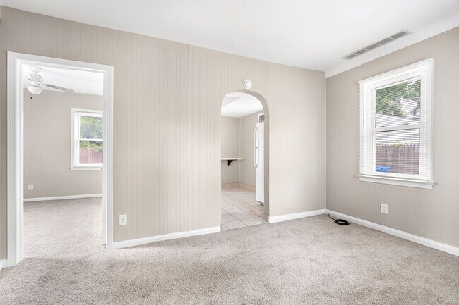 Foto del edificio - 23230 Columbus Ave