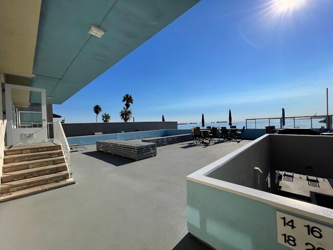 Foto del edificio - Must See!: Ocean Front 2 bed 2 bath Condo ...