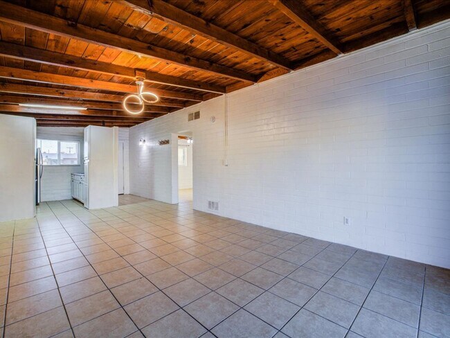 Foto del edificio - 3 Bedroom 1 Bathroom