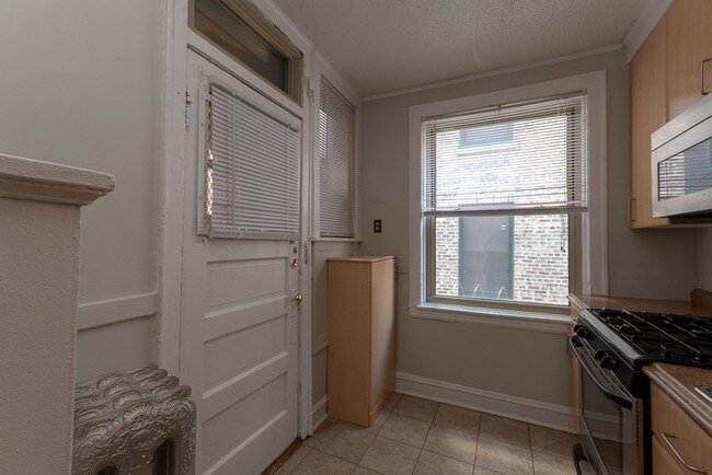 Foto del edificio - 544.5 W Surf St