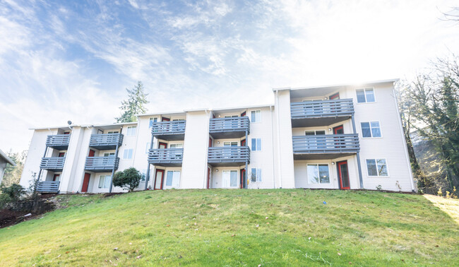 Room to breath! - Stone Creek Apartments at Oregon City