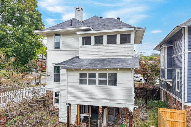 Building Photo - 1402 17th St S