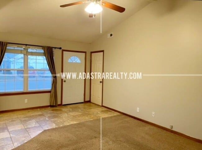 Building Photo - Very Nice Ranch Home in Gardner-Available in MAY!!