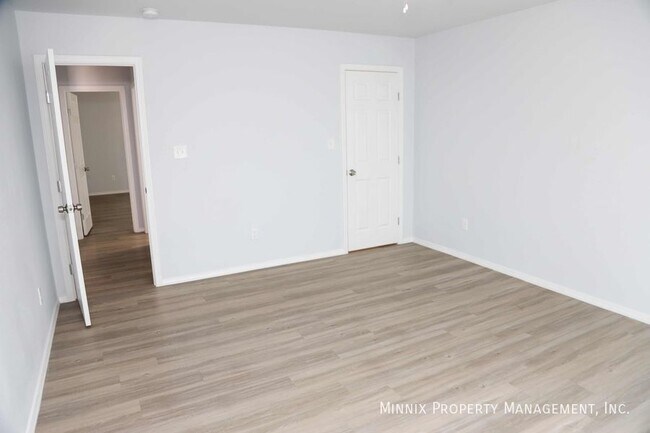 Foto del edificio - 1649 Wrigley Dr